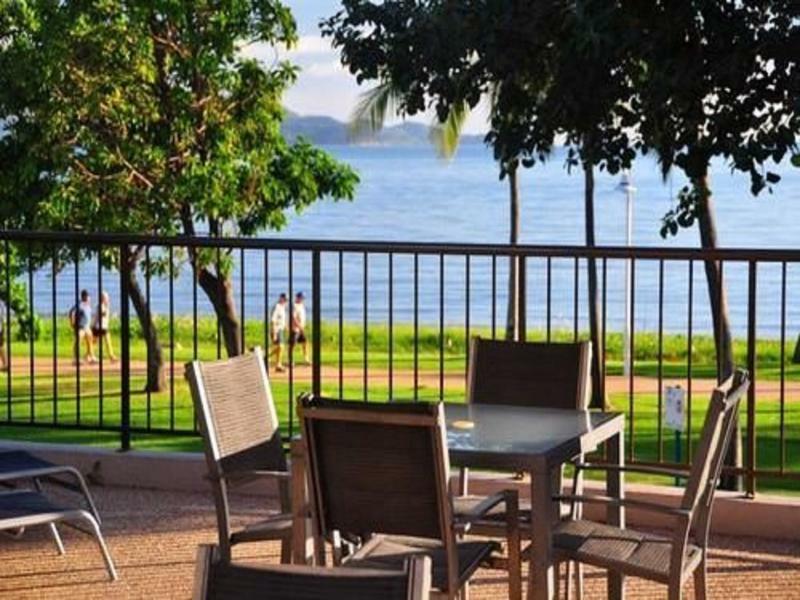 Waters Edge The Strand Таунсвилл Экстерьер фото